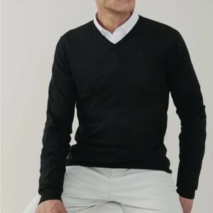 Fairlane Merino Wool V-Neck Sweater in Black size L/XL